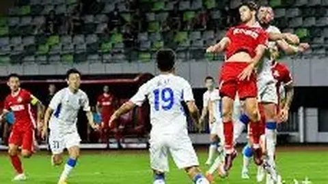 《足球风云：足协面临外教难题，或借鉴男篮步伐，力捧本土新锐执掌帅印》