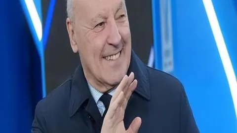 阿联酋豪取双冠连珠，揭秘半岛球场攻坚奇术，阿积曼巧守奇攻，破局之道引人入胜！